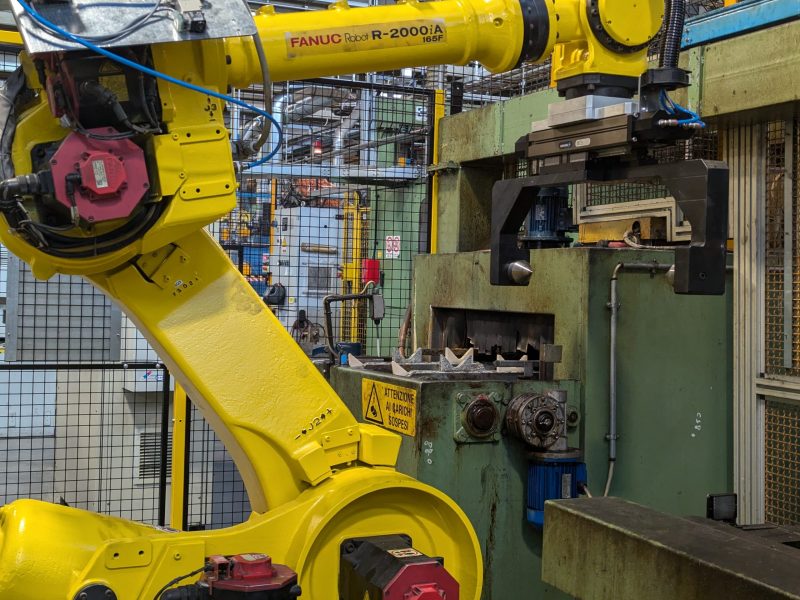 Braccio robotico in fase operativa