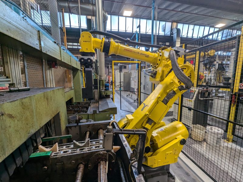 Robot antropomorfo operativo in produzione