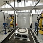 Panoramica dell’isola robotizzata di saldatura TIG per trattamenti meccanici con robot Fanuc rigenerato